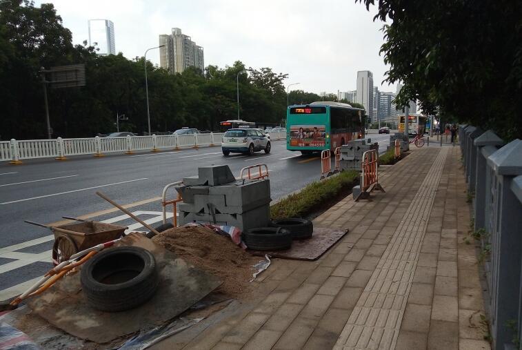 筍崗橋人行道建種植池引爭(zhēng)議，屬品質(zhì)提升工作