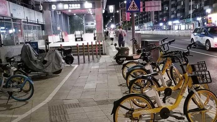 深圳地鐵口規(guī)劃停車位影響通行？將加強(qiáng)巡查整改